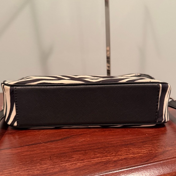 Michael Kors Zebra Print Bag with charm - Picture 9 of 10
